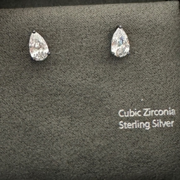 NWT Nordstrom Sterling Silver Clear Gold Pear‎ Stud Earrings Cubic Zirconia Drop - Picture 4 of 6